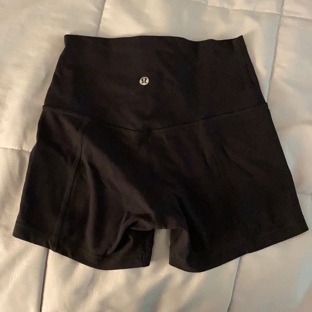 Lululemon Align shorts high-rise 4"